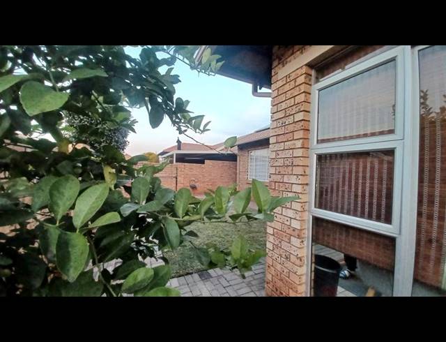 3 BEDROOM TOWNHOUSE FOR SALE IN ANNLIN